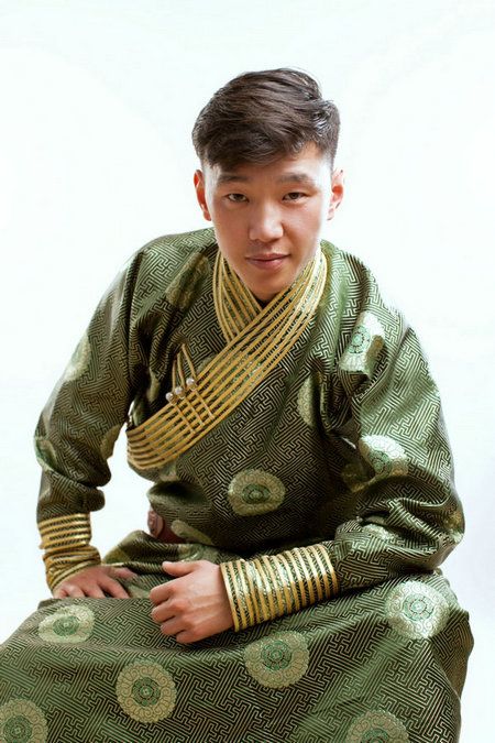 傲日其愣